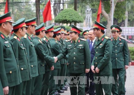 Defense Minister Ngo Xuan Lich works with Thanh Hoa’s armed forces - ảnh 1